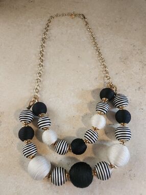 Talbots It's A SPHERE Necklace